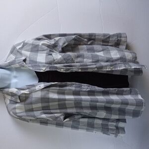 Women's XL Old Navy Boyfriend Fit Long Sleeve Gray White Button Down Flannel